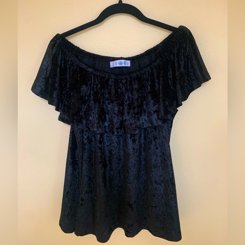 E2 Women’s Black Velvet off the Shoulder Top